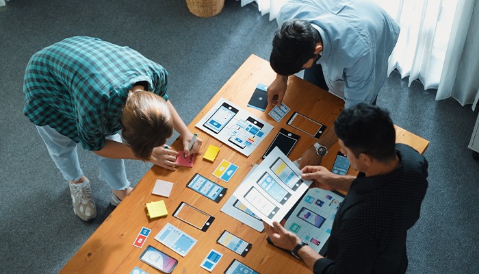 Top 10 Mobile Strategy Games in the UK: Gameplay & Development 2026